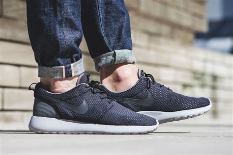 herren nike roshe one flyknit schuhe schwarz anthracite dunkelgrau|nike roshe one upper.